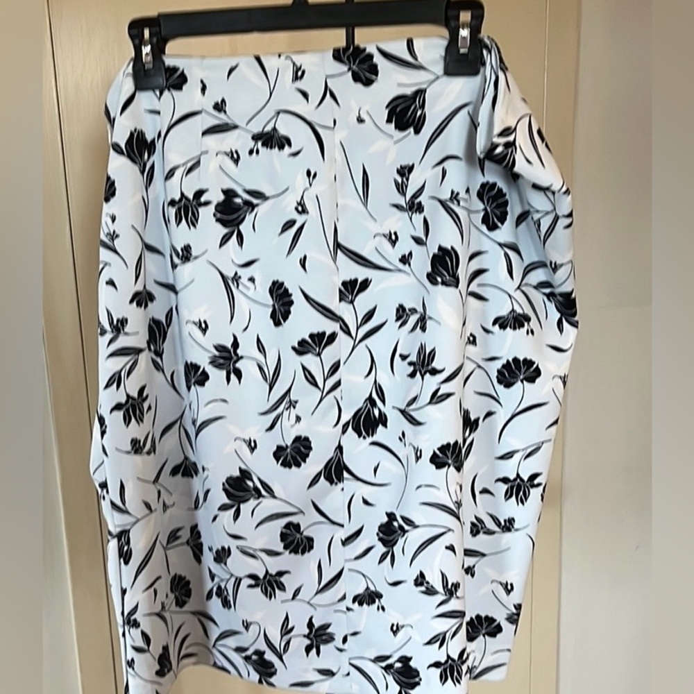 Ann Taylor Factory Baby Blue Floral Patterned Pencil Skirt- Lined Size 16